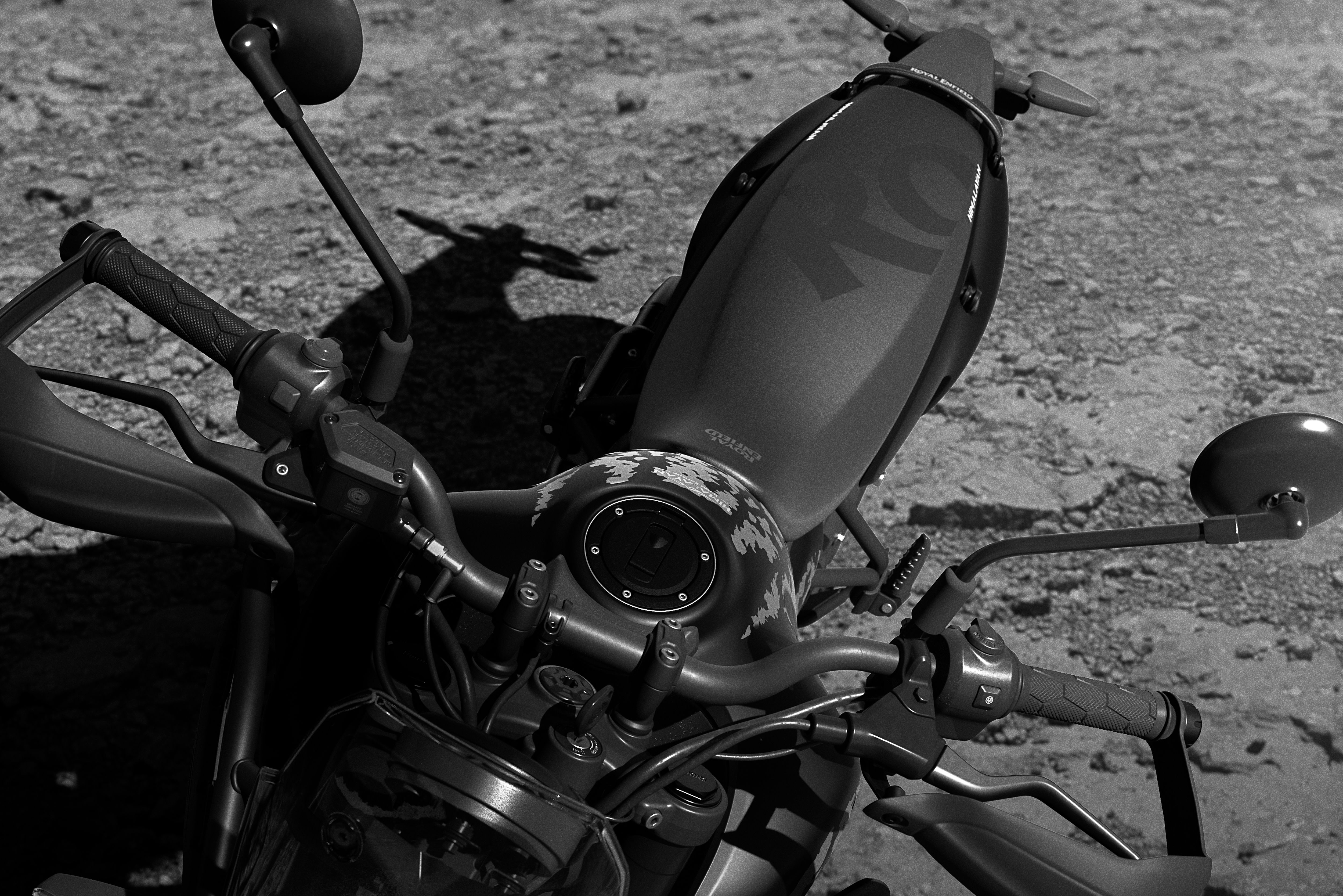 Royal Enfield Himalayan Black Mana