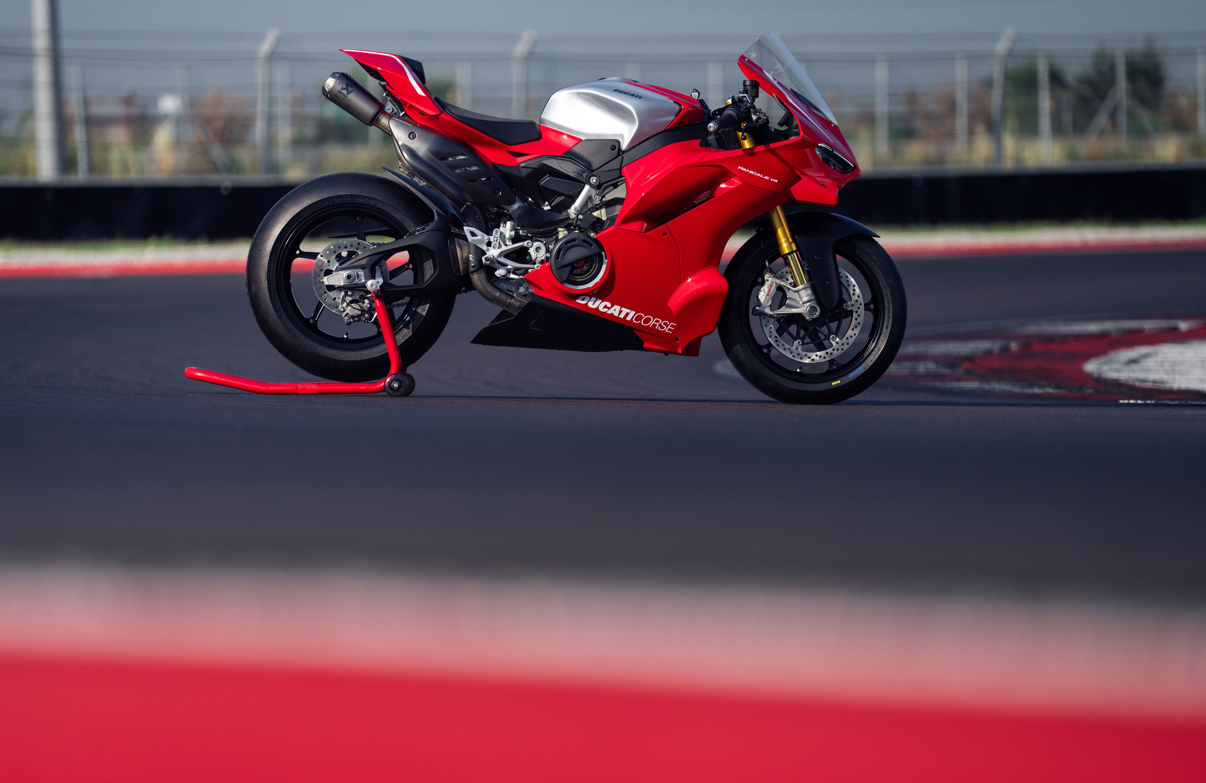 Ducati Panigale V4 R