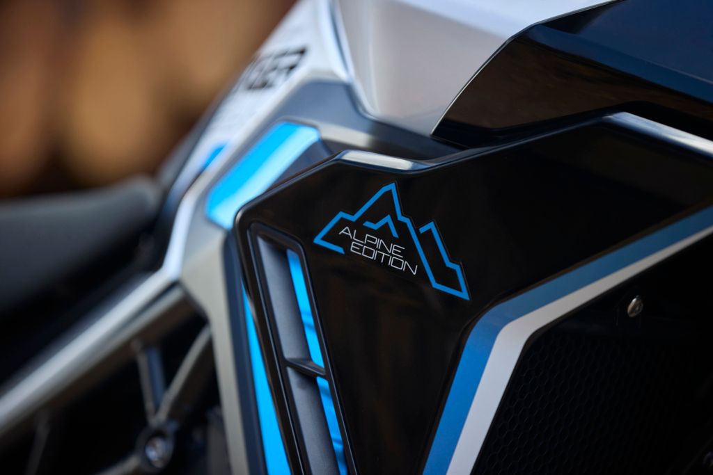 Triumph Tiger 900 Alpine Special Edition