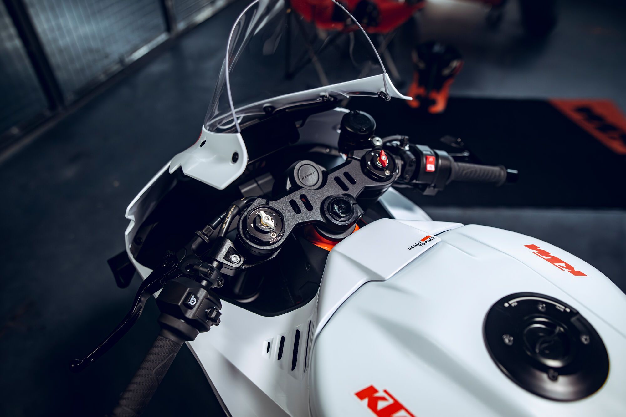 KTM 990 RC R Track